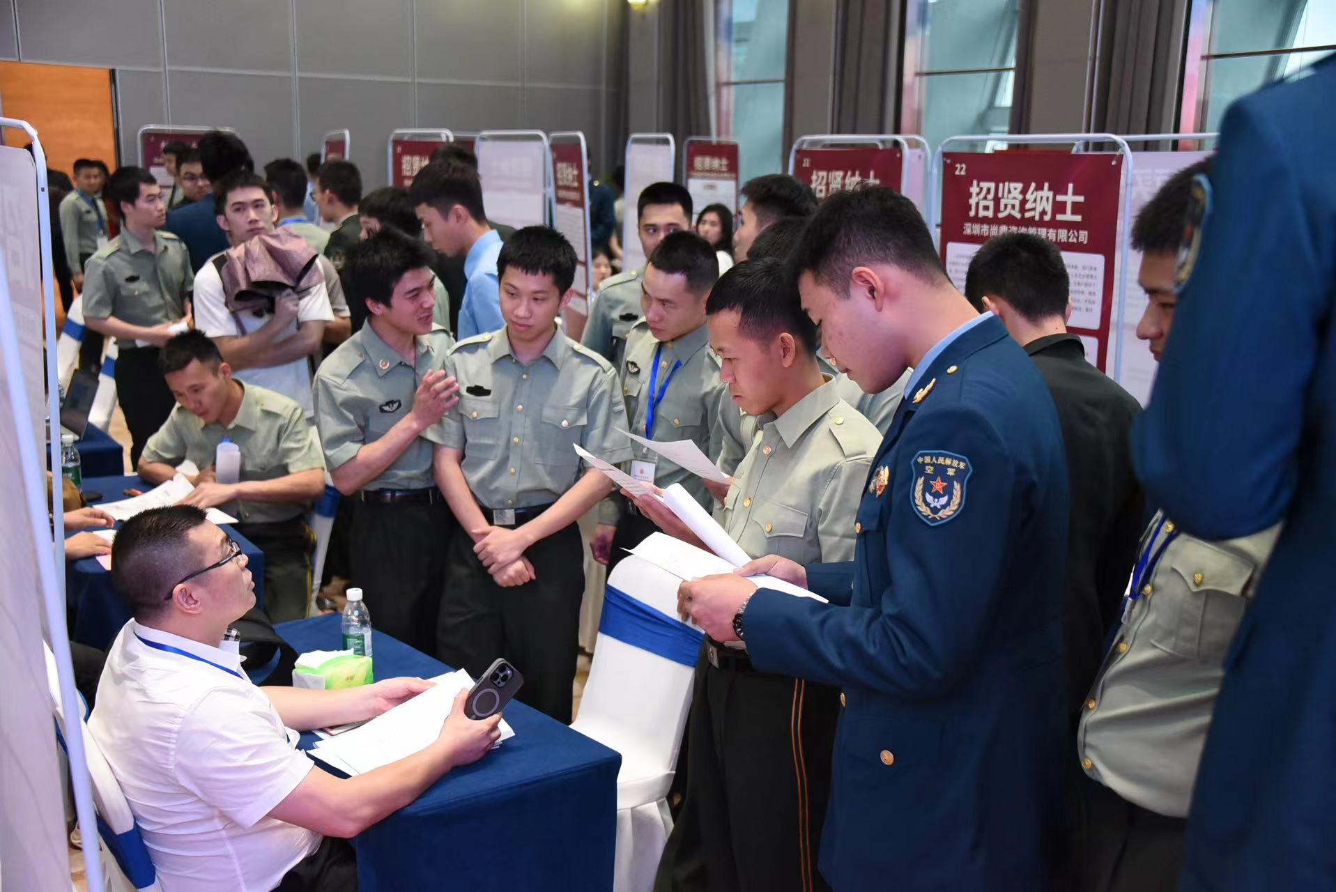 退役不褪色 扬帆再启航.jpg