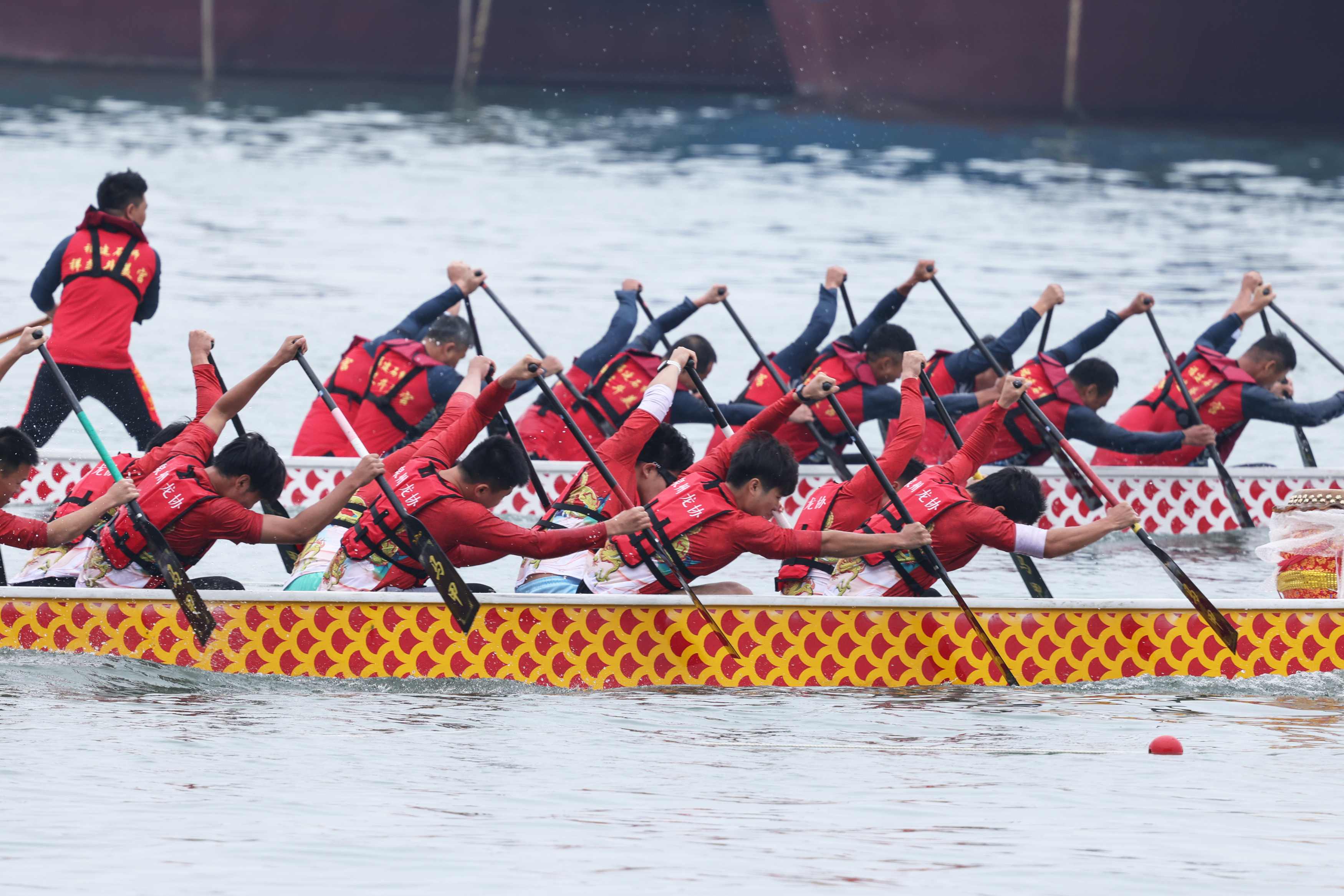 圖2：2024年晉江（深滬）海上龍舟公開賽比賽現場.jpg