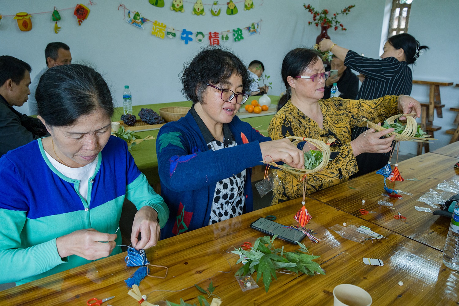 图五：金溪会场的手工制作体验（李山冕 摄）.jpg