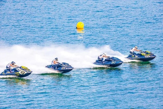 3、摩托艇  柳州市文化广电旅游局.jpg