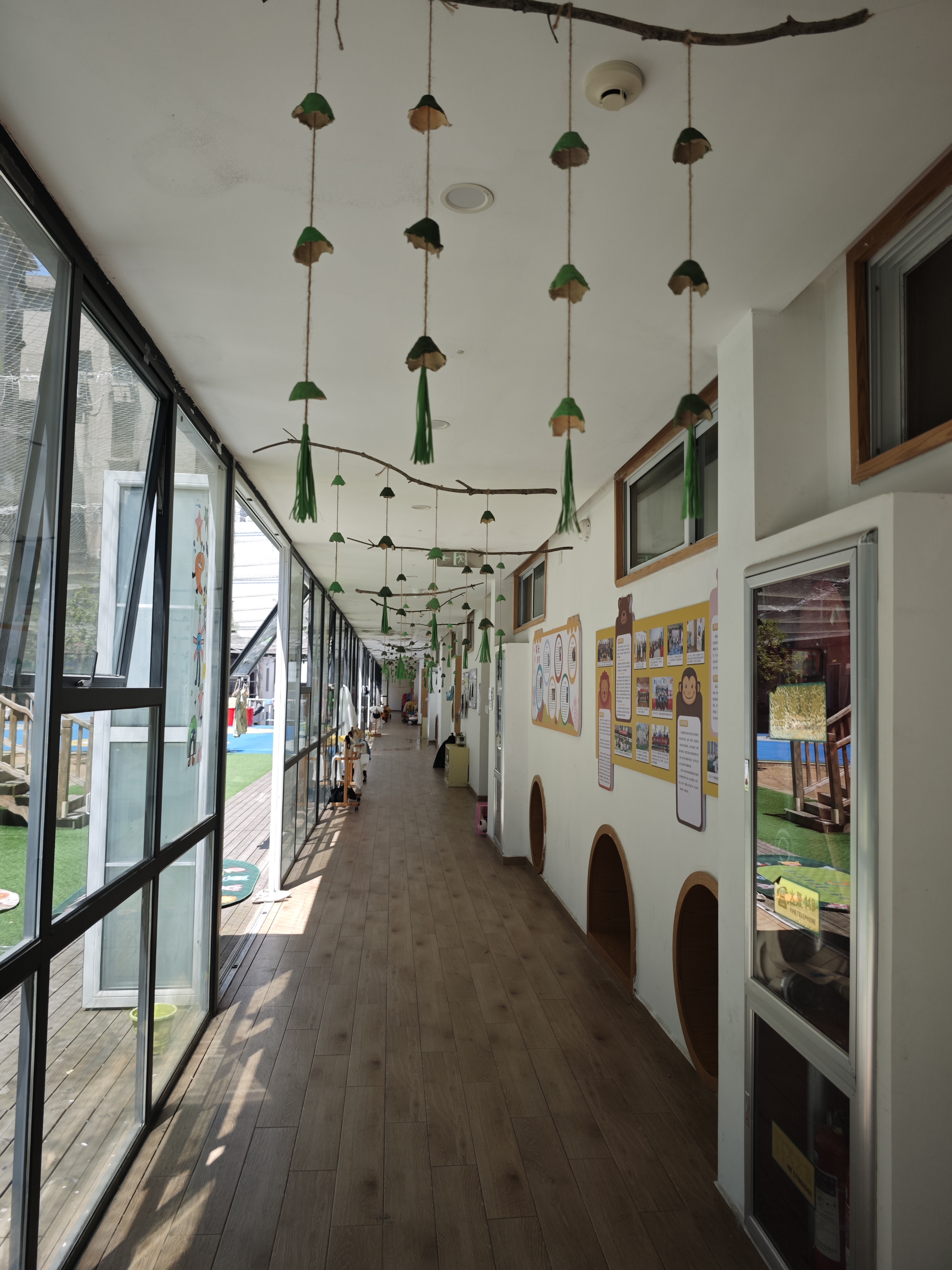 图五 友希托育中心走廊.jpg