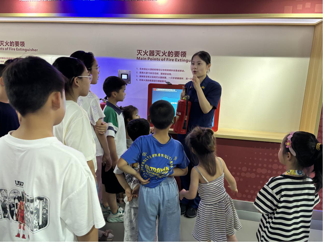 2.安徽巢湖經開區:開展「消防零距離 安全伴我行」體驗活動.png