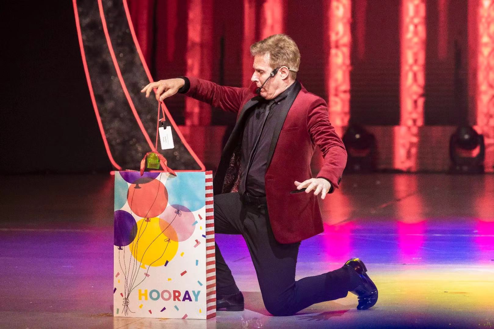 《织梦者》魔术 表演者:蒂姆·埃利斯.jpg