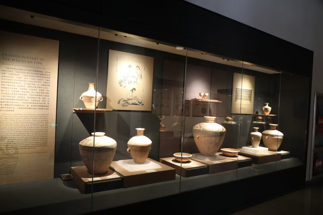 馆藏文物.jpg