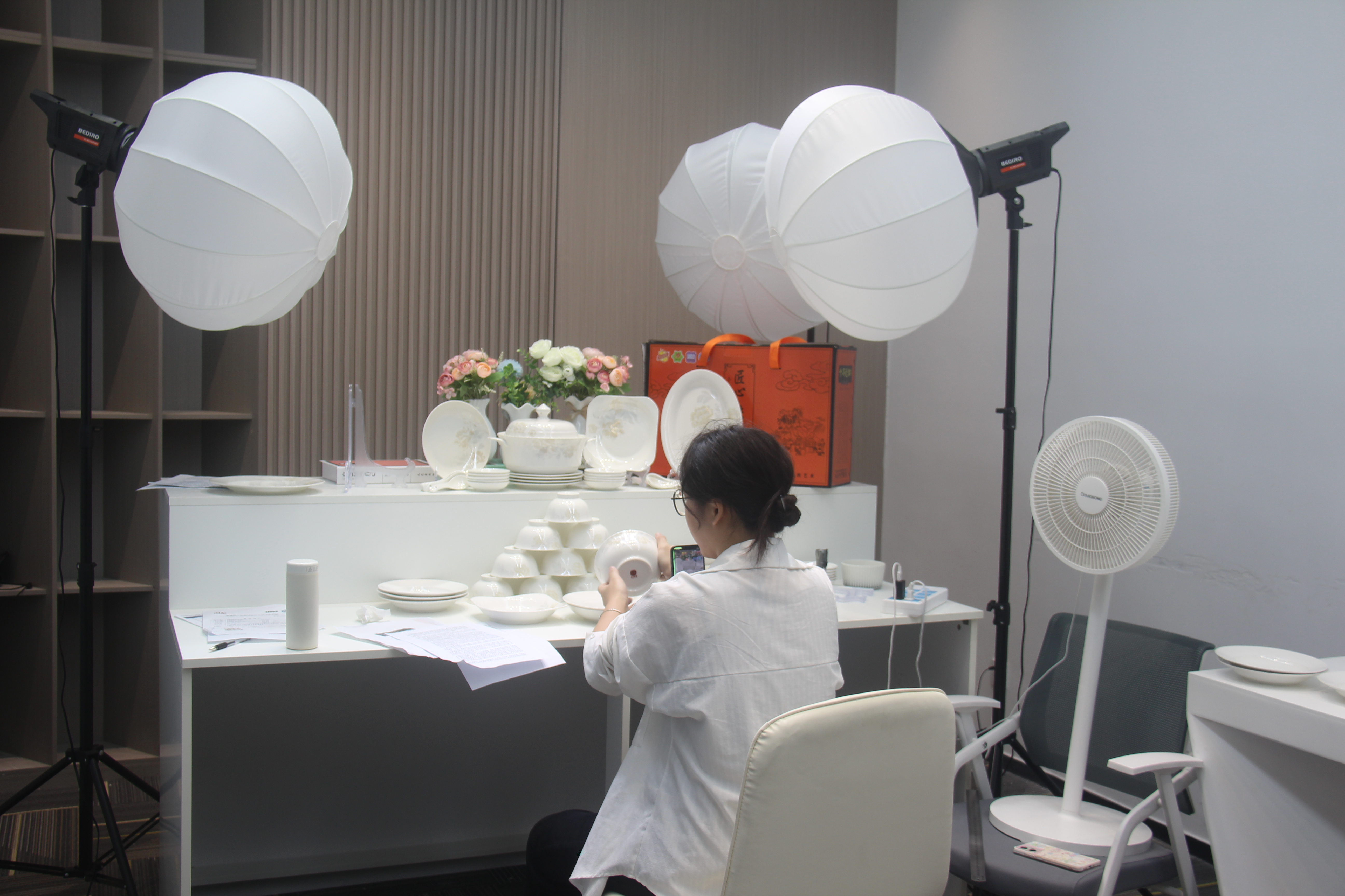 图四 陶博城的電商直播間.JPG