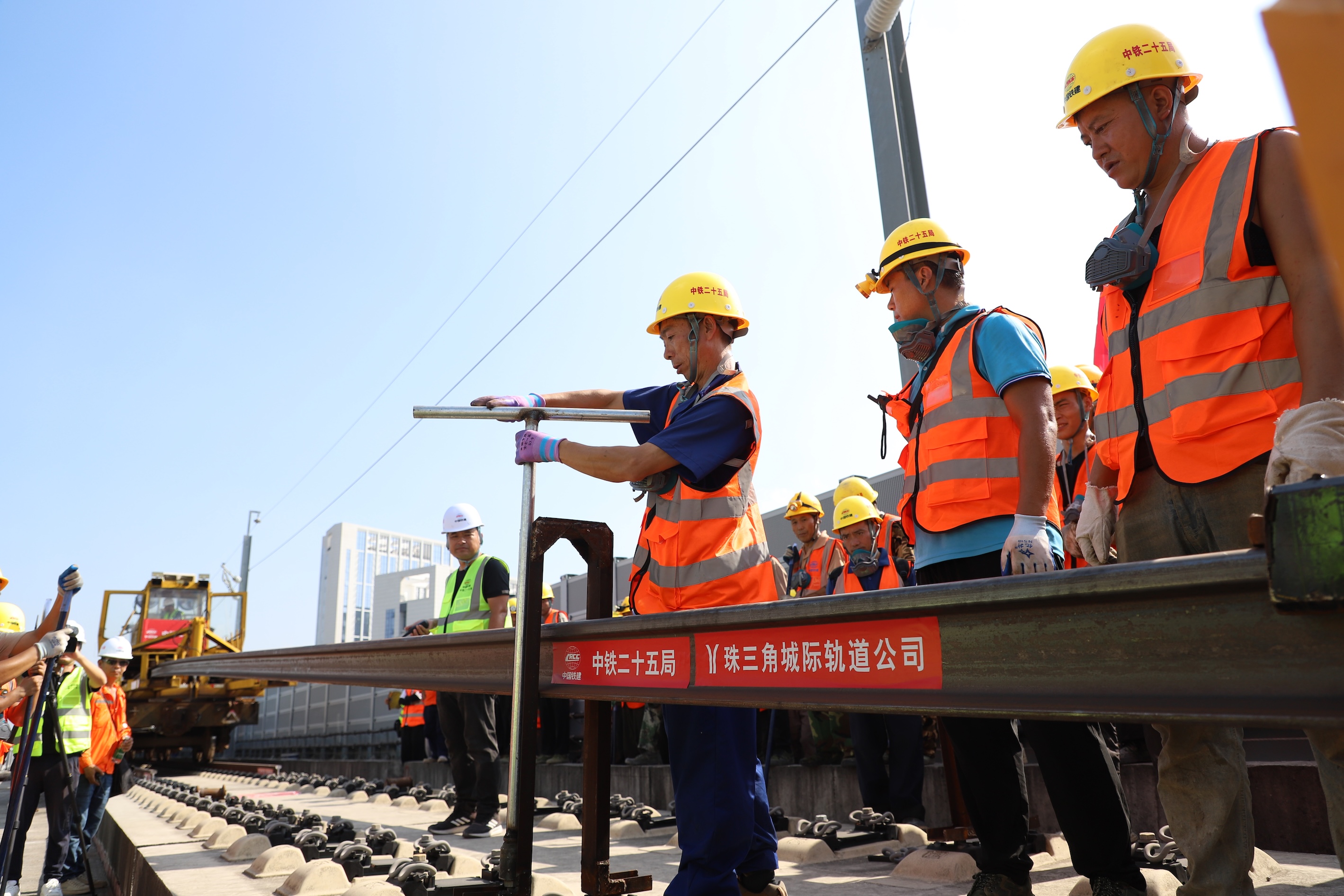 廣佛東環城際鐵路首鋪現場（韋相宇 攝） (2).jpg