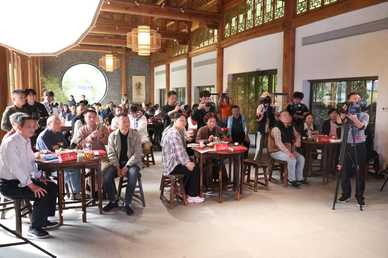 图三 讲座反响热烈,大家纷纷表示受益匪浅.jpg