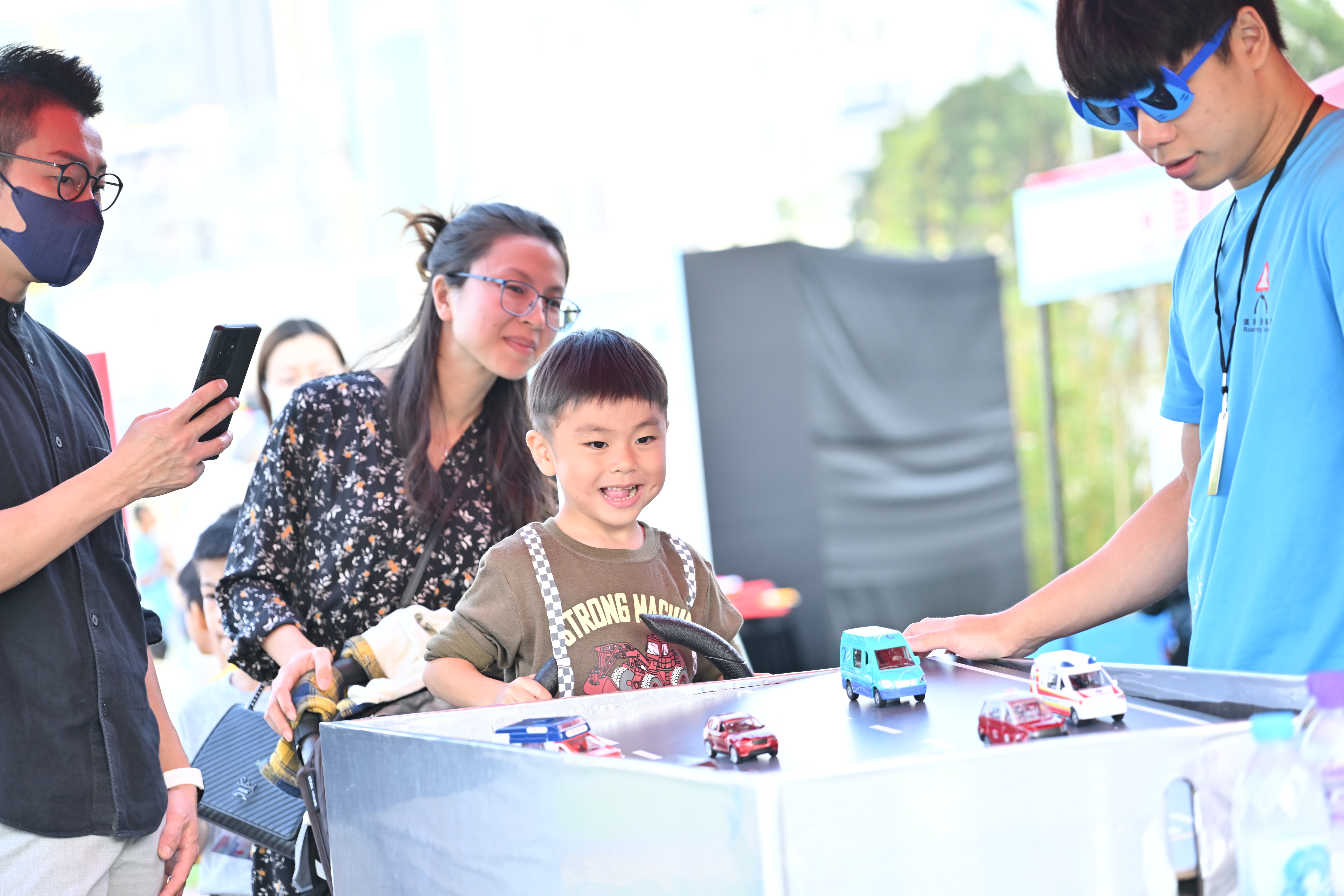 7. 嘉年華設有六大專區，有「留心蛋」打卡位外，更有充氣跳彈樂園、主題攤位遊戲、手作工作坊、電動車體驗及VR互動遊戲。.JPG