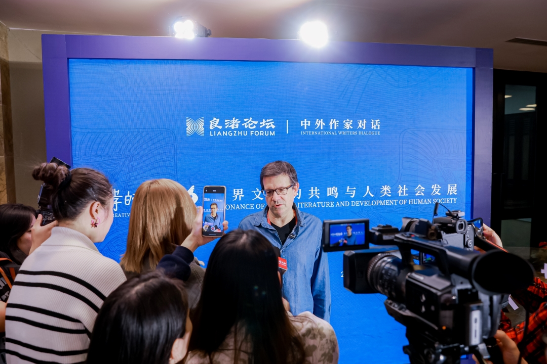 圖1圖說：費米娜獎短名單入圍者、法國作家愛德華多·貝蒂（Eduardo Berti）接受記者採訪.JPG