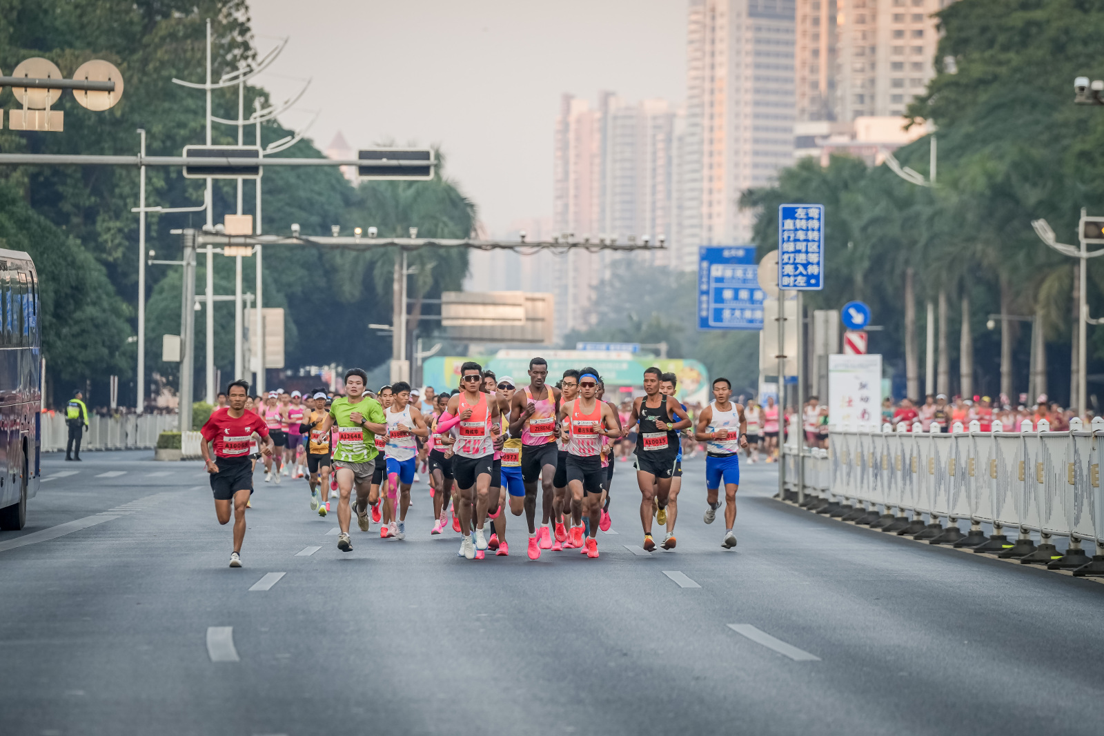 1、比賽現場（2024南寧馬拉松組委會供圖）.jpg