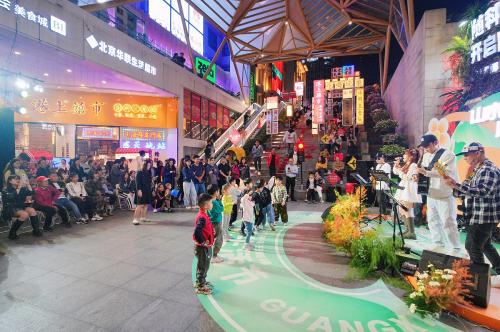 1、樂隊演繹現場（李梓煦 攝）.jpg