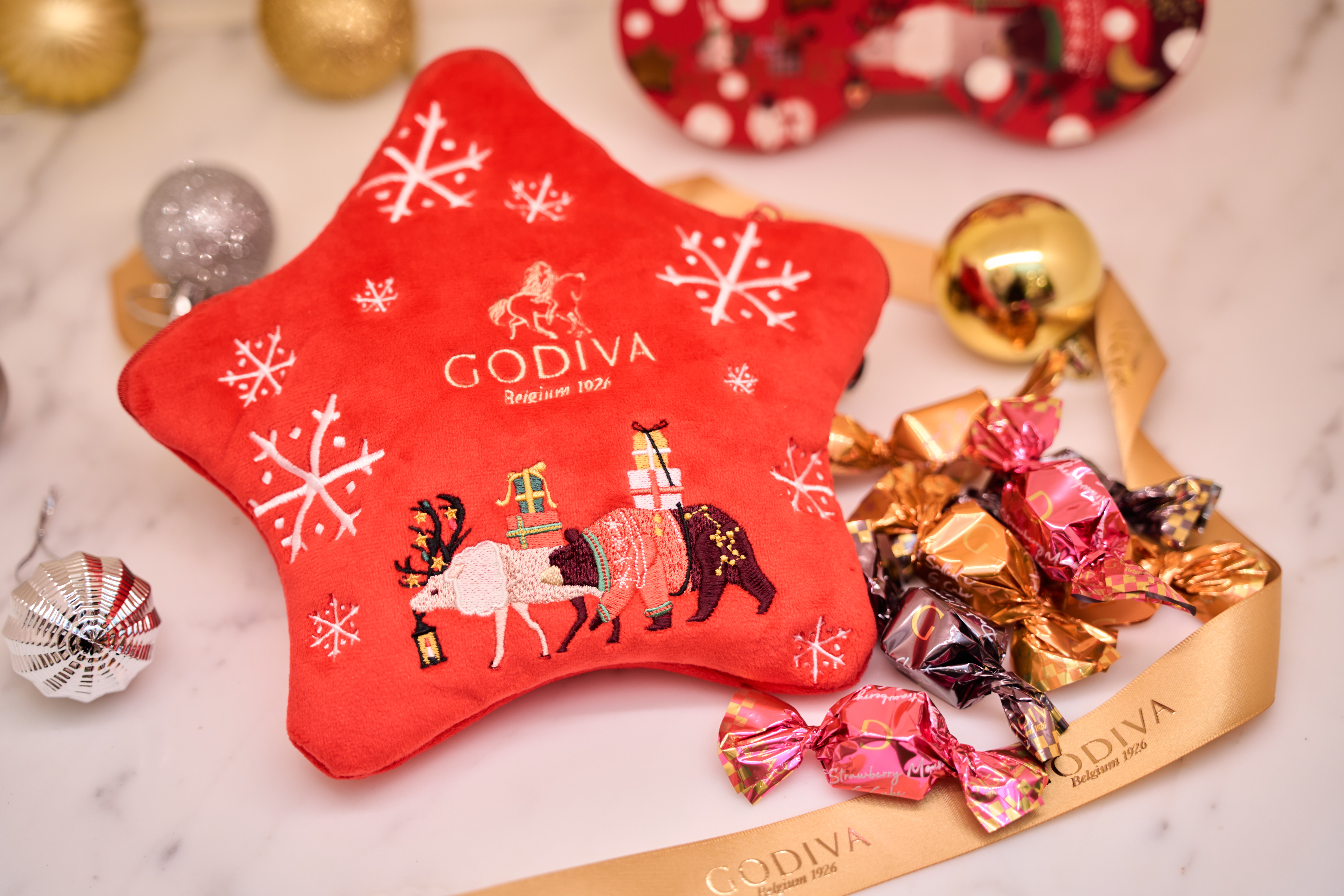 GODIVA聖誕星形禮盒G Cube松露巧克力12顆裝 HK$259 (1).jpg
