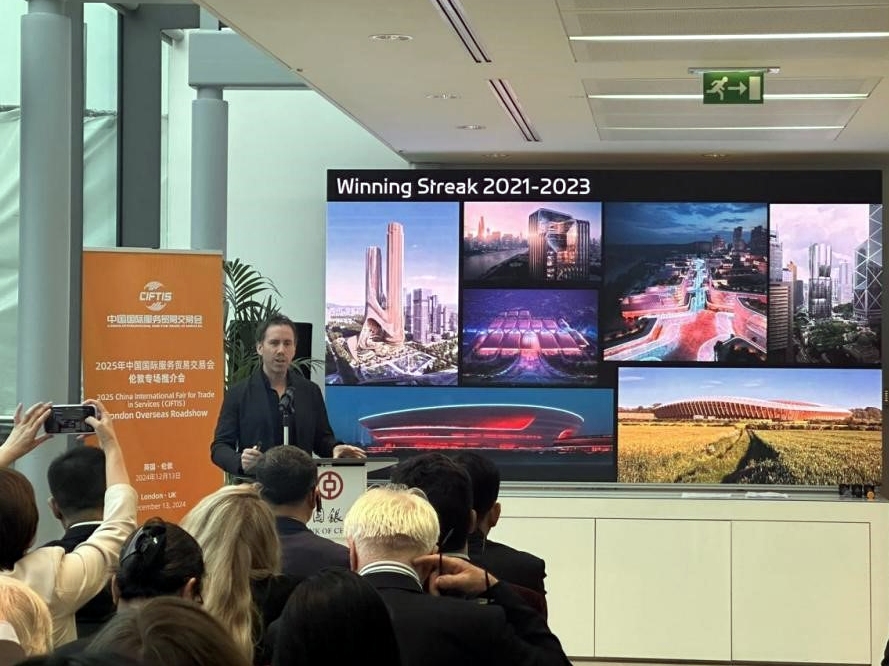 圖片6：紮哈·哈迪德建築事務所總監保羅·弗洛雷斯(Paulo Flores )分享參與服貿會的收獲.jpg