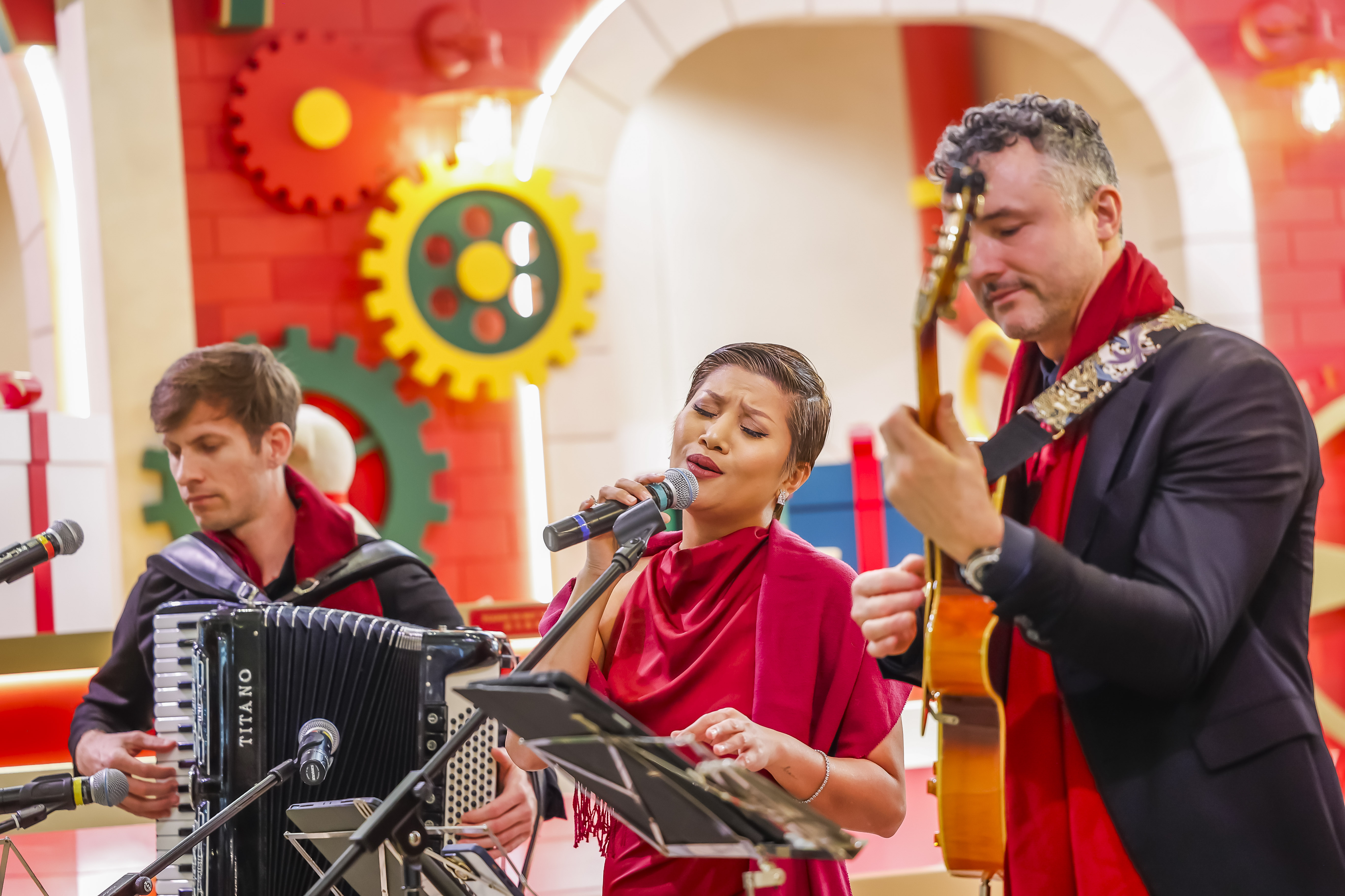 Christmas Trio Musical Performances 聖誕三重奏音樂表演 (1).JPG