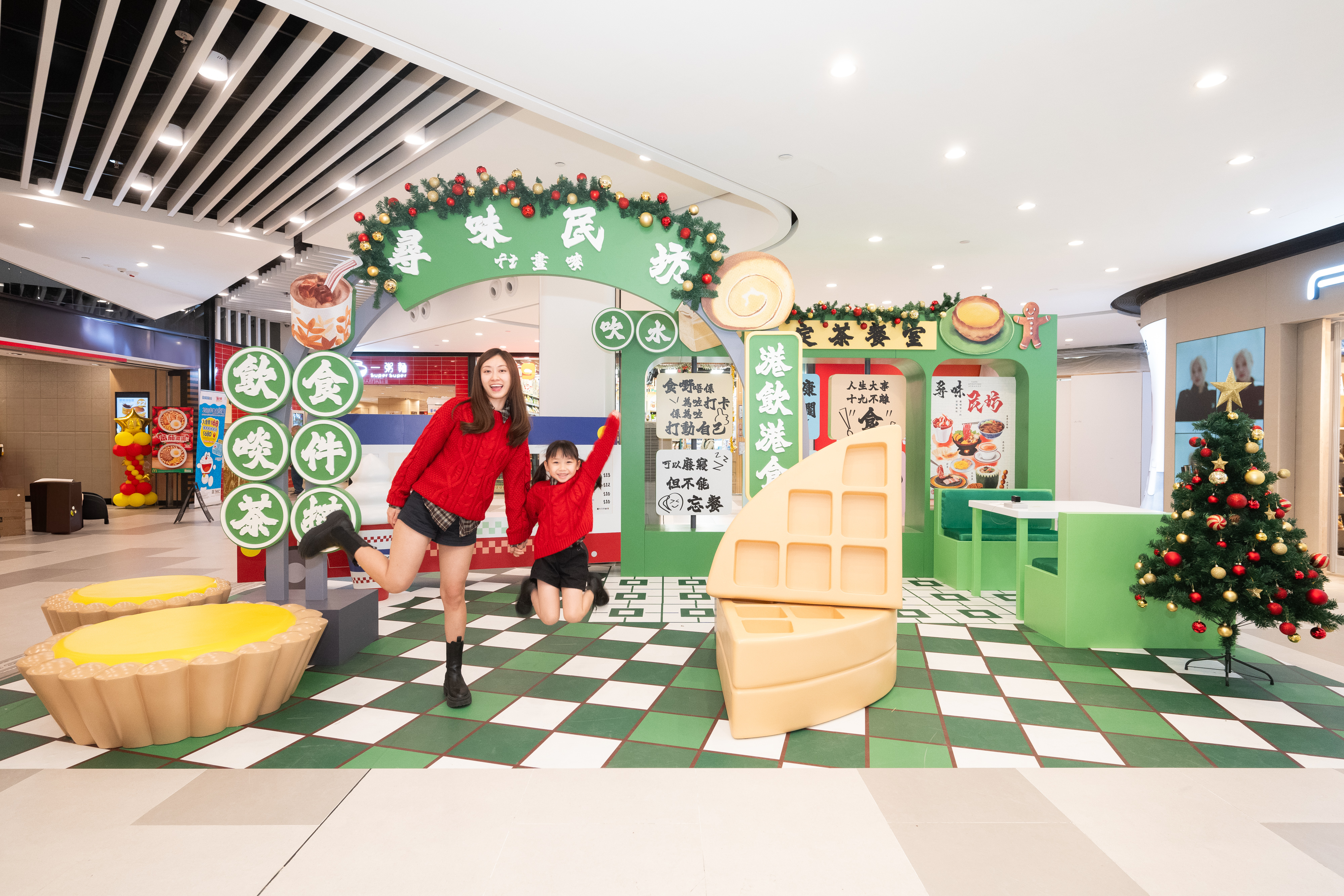 HANDS - 首站「懷舊茶餐廳」 with models.jpg