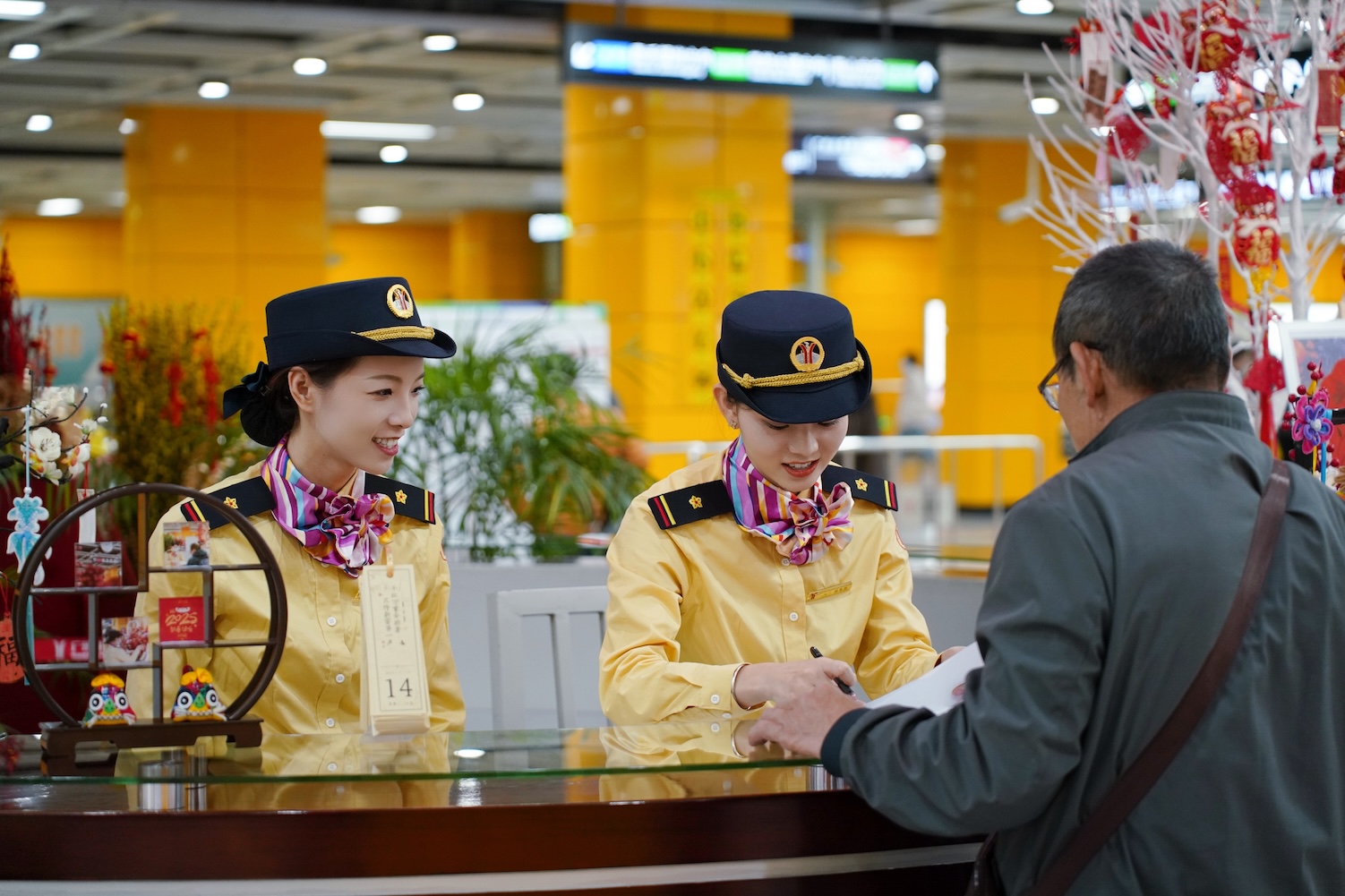 春運首日地鐵服務 袁彥昌攝.jpg