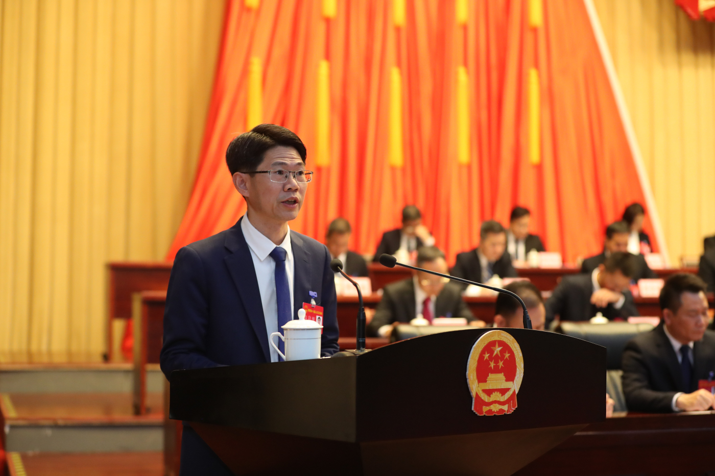 6、博羅縣縣長邱志彪向大會作工作報告 攝影：盧偉.jpg