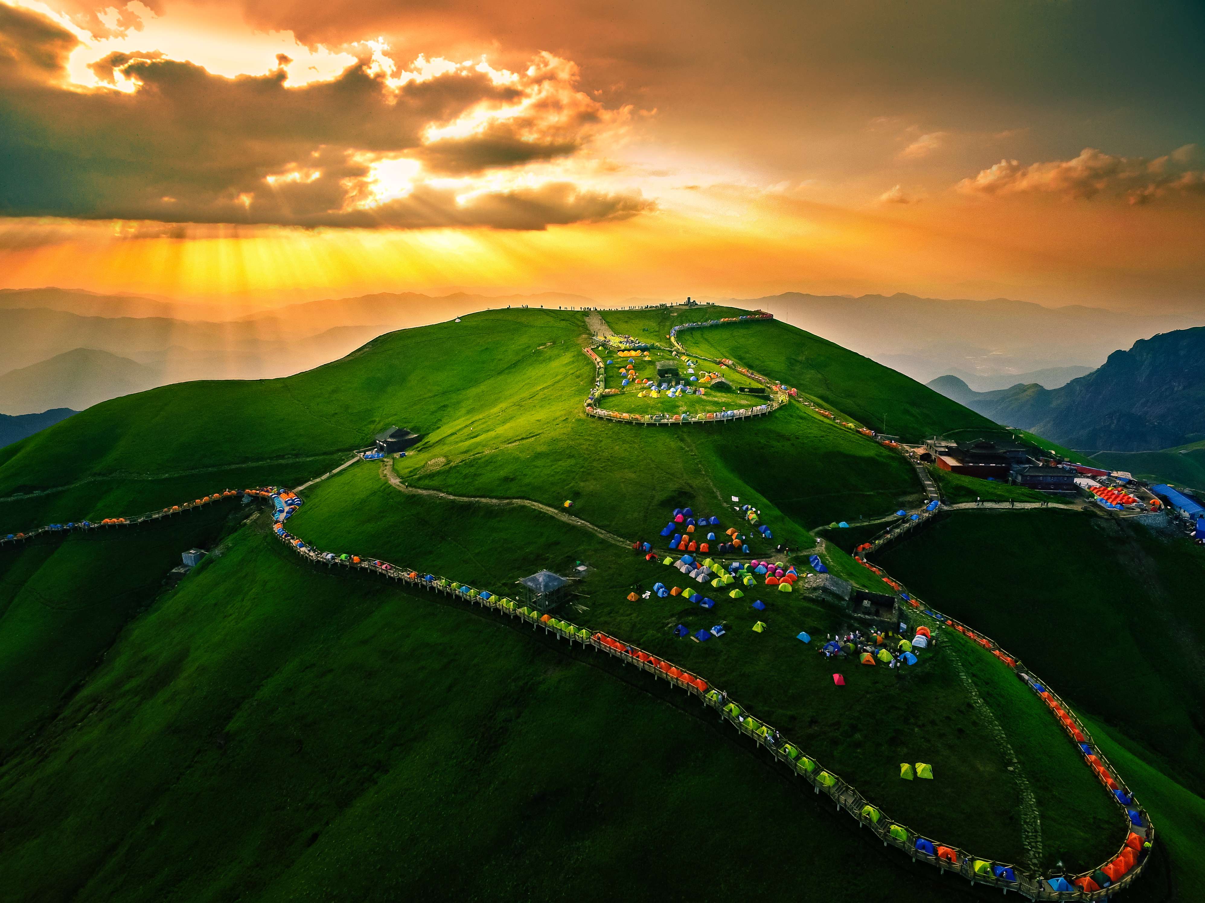 图2：武功山景区以高山草甸著称，四季景色变幻 (1).jpg