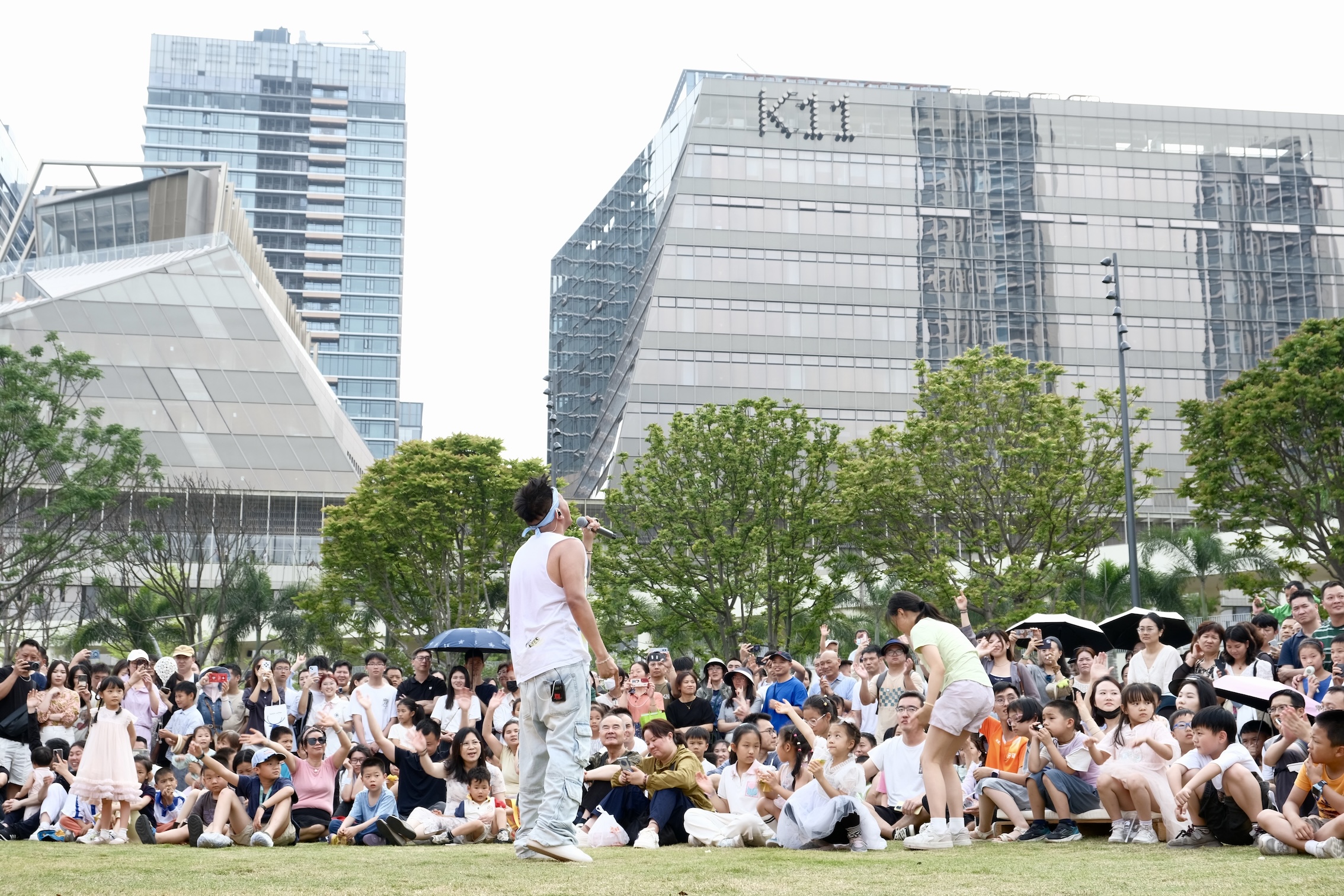 图4:五一当天,超 30 万人次涌入 K11 ECOAST 海滨文化艺术区,现场氛围热烈非凡jpg.jpg