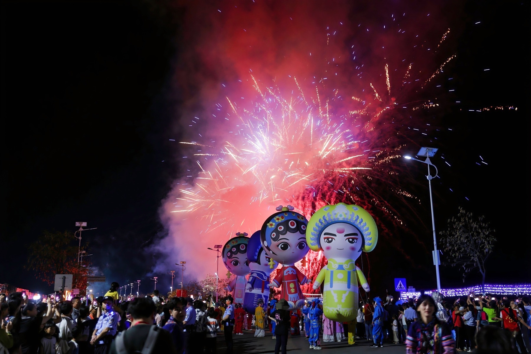 圖三、萬象星彩大巡遊.jpg