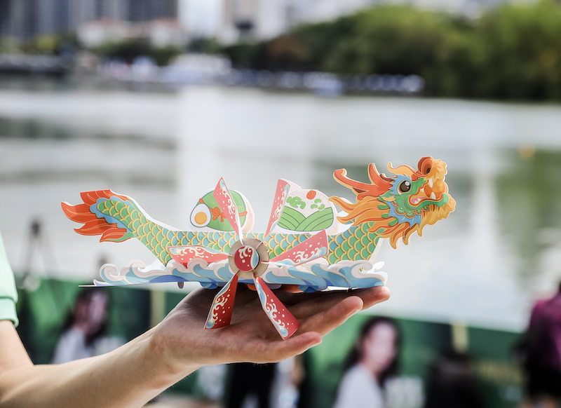 圖2 「端午龍舟非遺主題市集」上的龍舟文創.png