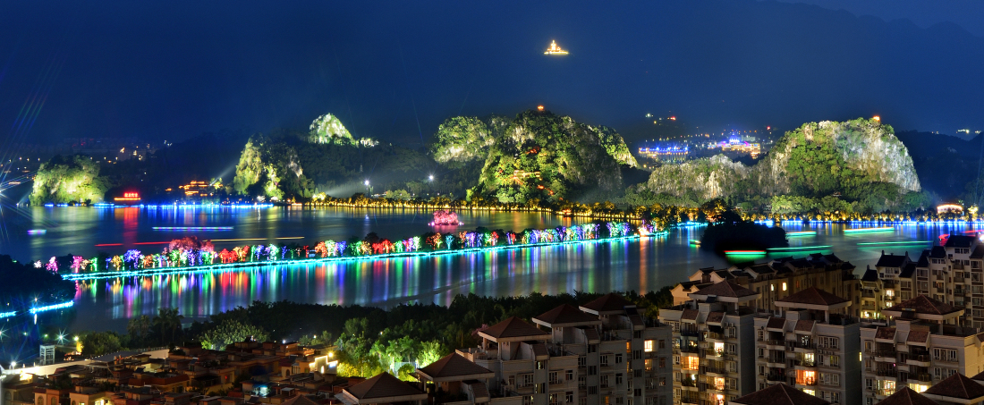 5、星湖夜景   攝影： 何異能.jpg