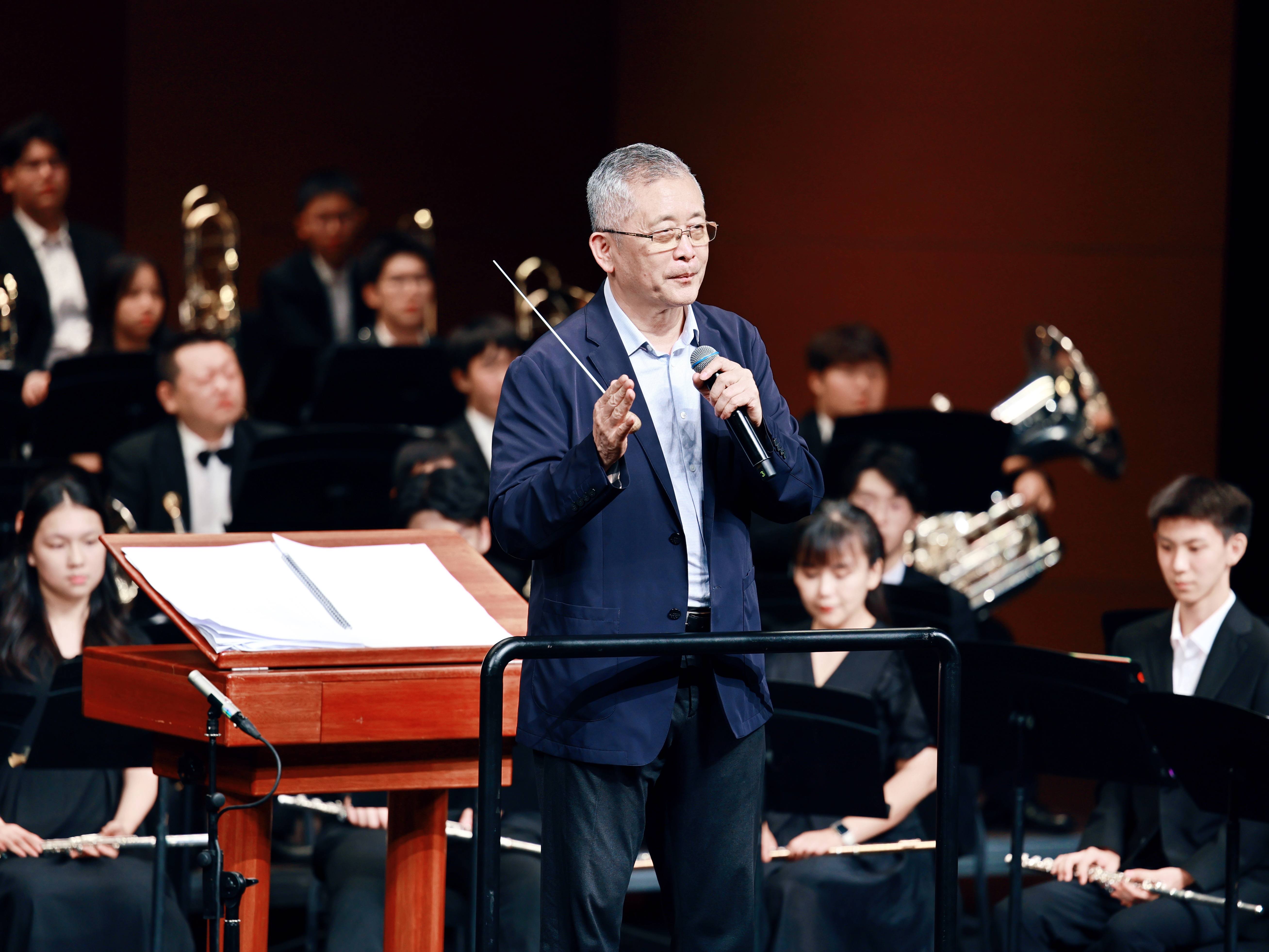 圖片2：來自京港津三地的青年學生在國家一級指揮于海老师的指揮下，為近500位觀眾带來一場意義非凡的音樂會.jpg