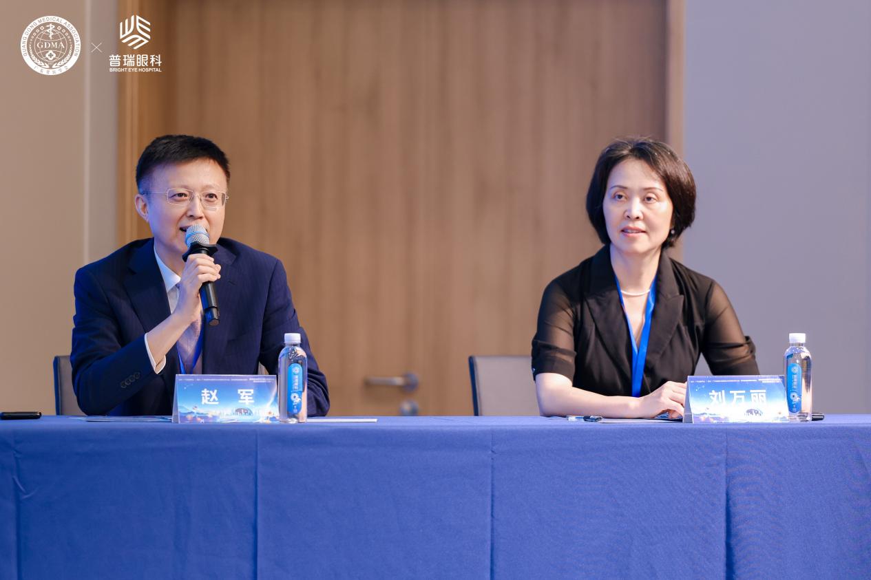 圖6：深圳市人民醫院趙軍教授  右：深圳普瑞星耀眼科醫院劉萬麗教授.jpg