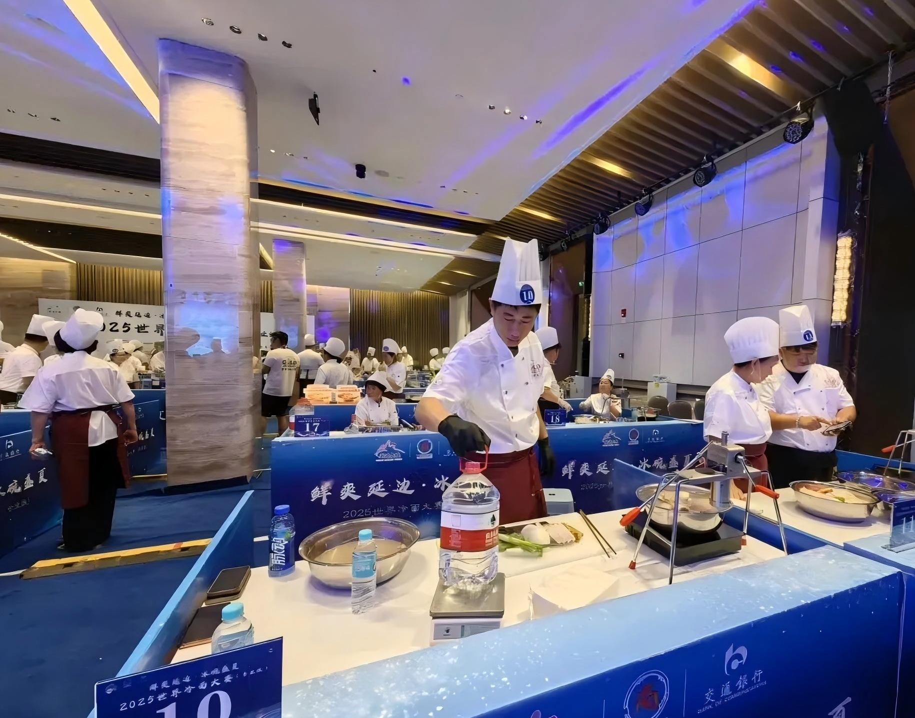 圖說二：「鮮爽延邊·冰碗盛夏」2025世界冷麵大賽，不僅僅是一場廚藝上的比拼.jpg