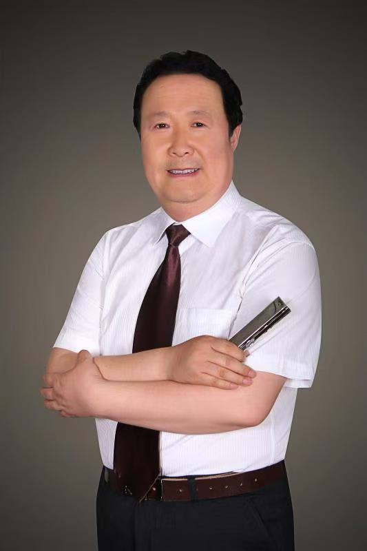 图3：哈尔滨口琴会会长、黑龙江省音乐家协会会员、中国社会艺术协会口琴专业委员会副秘书长马立明 受访者供图.jpg