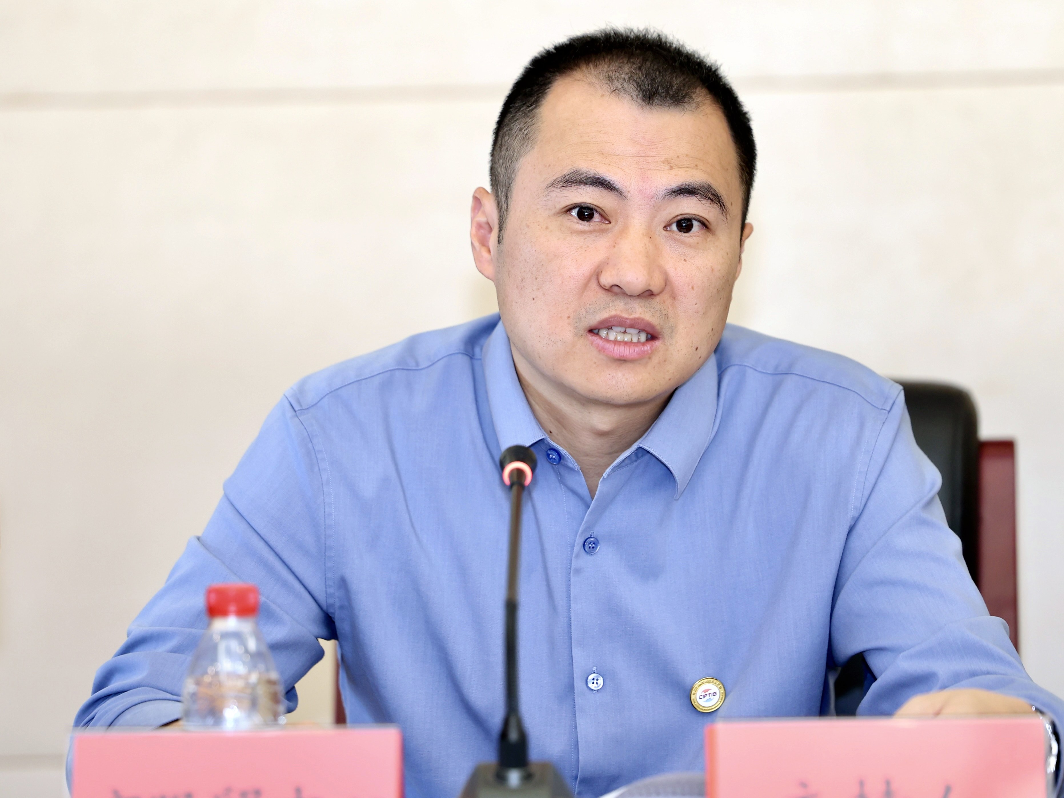 圖片2： 北京市國際服務貿易事務中心副主任殷亮介紹2025年服貿會創新技術亮點.jpg