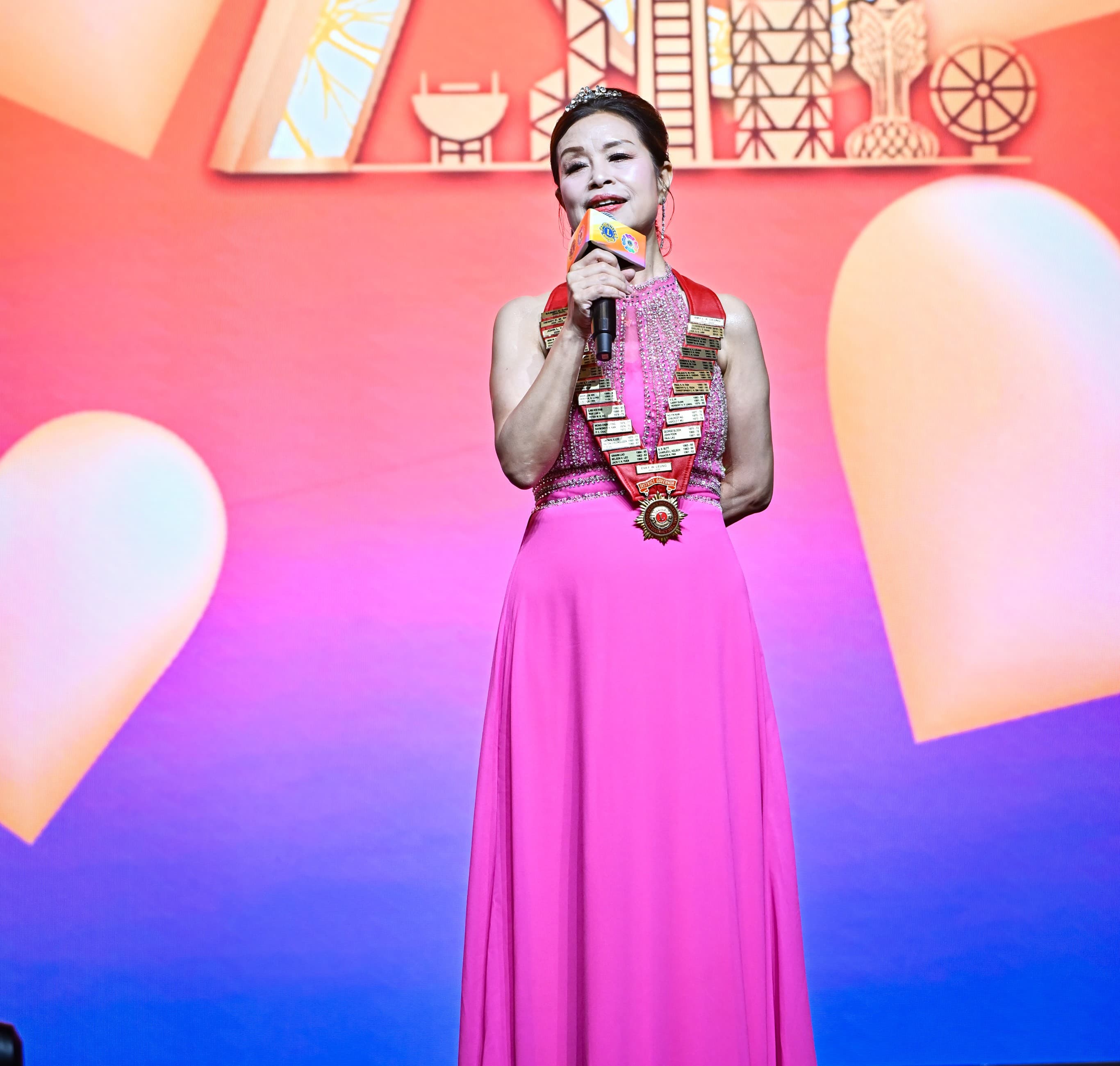 國際獅子會中國港澳303區總監梁鳳華總監呼籲獅友發揮愛心無界限, 服務成習慣精神, 全心服.jpg