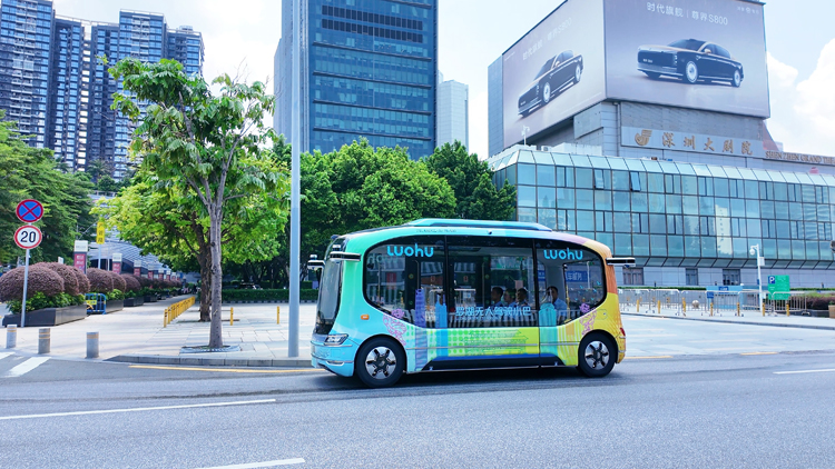 2、羅湖無人駕駛小巴.jpg