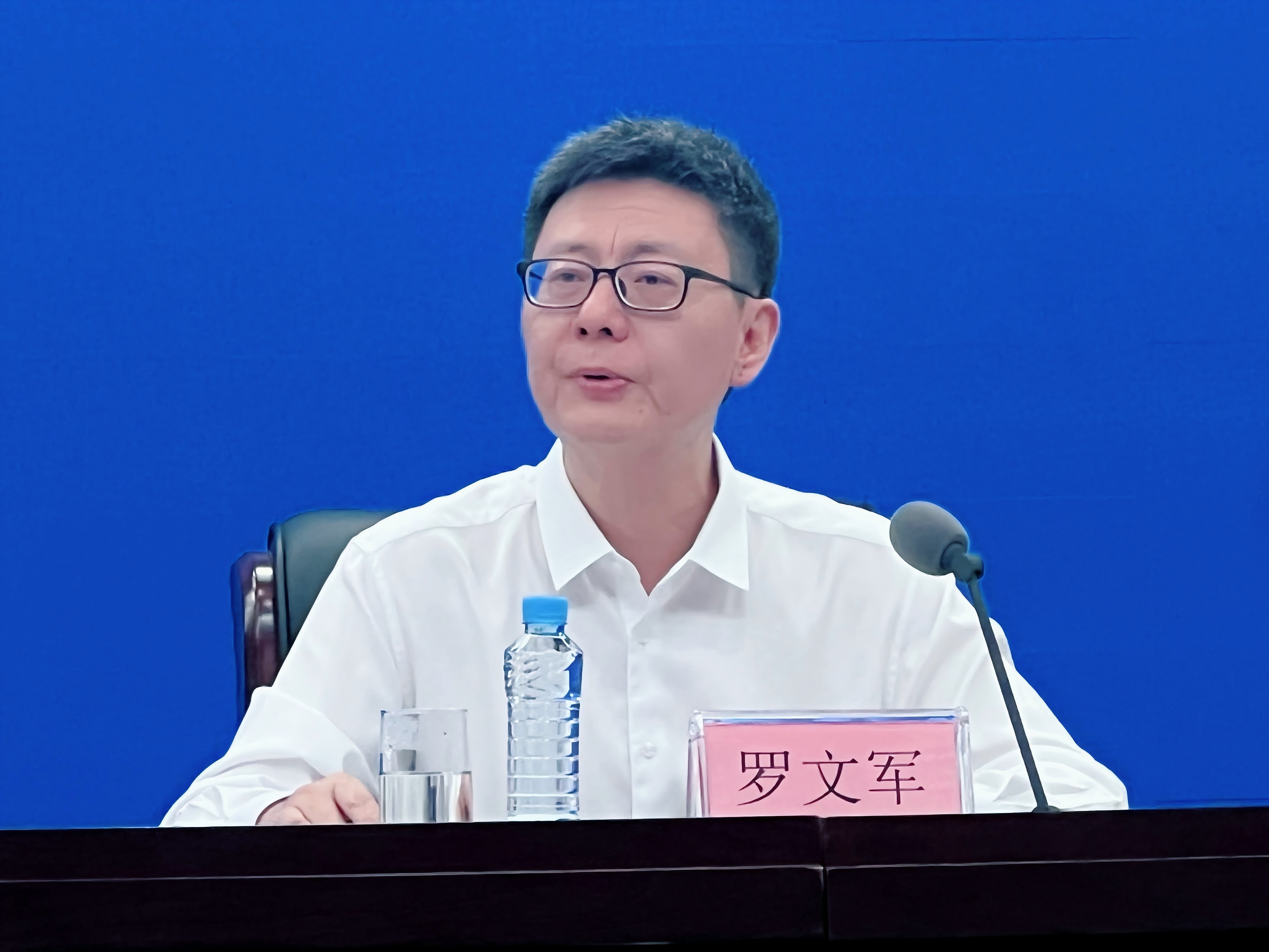 罗文军(1).jpg