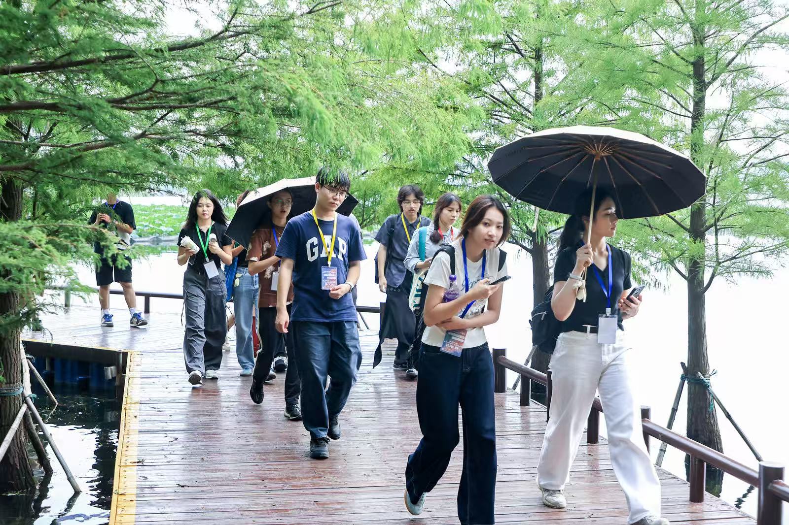 圖一：研學團遊覽玄武湖（主辦方供圖）.jpg