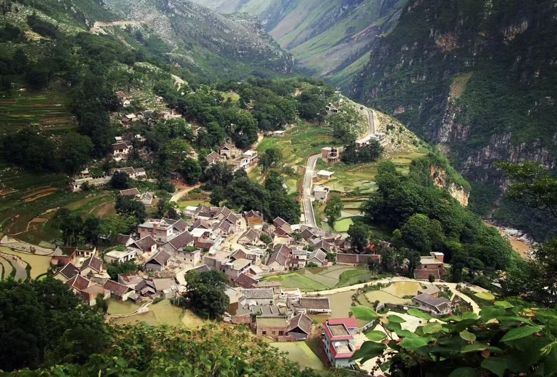 圖2:貞豐縣平街鄉花江村 劉偉 攝.jpg