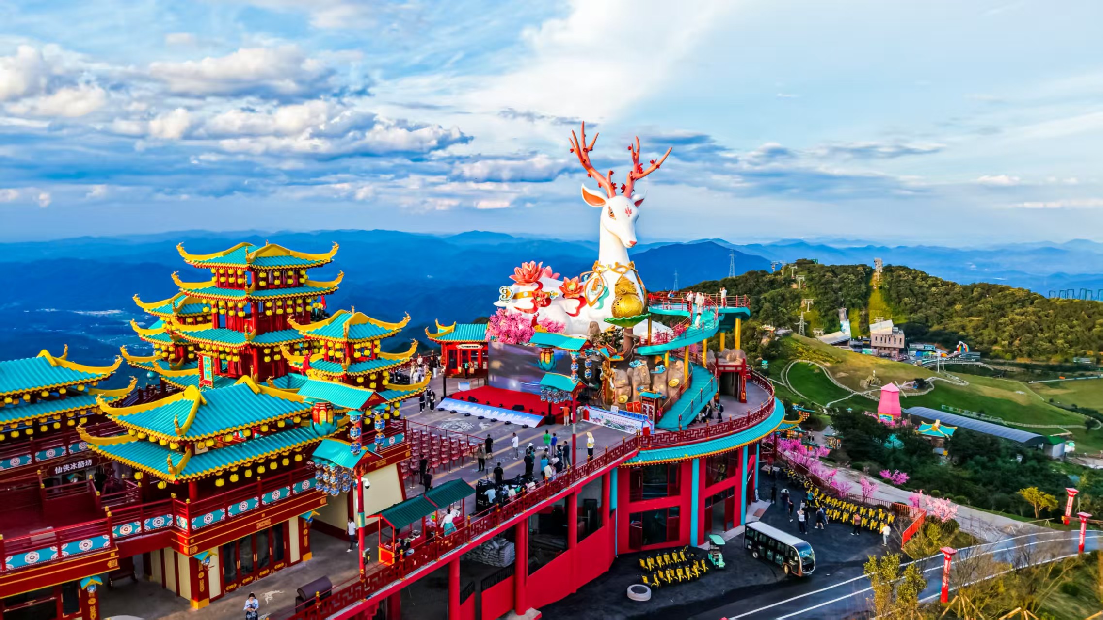 雲上草原仙俠小鎮.jpg