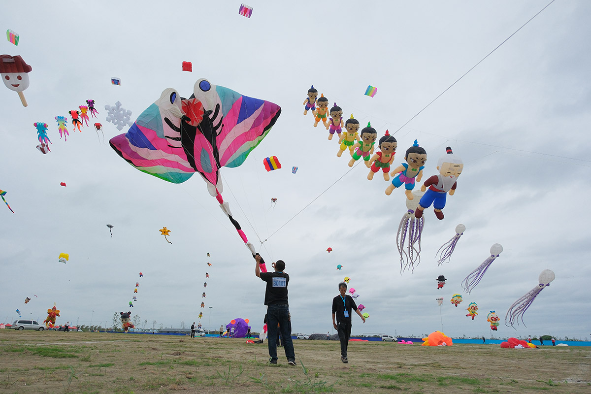 圖3：參賽選手放飛充氣風箏。.jpg