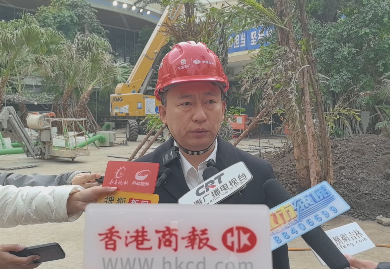 圖說三：長春淨月高新區商務局局長 軒大鵬接受採訪.jpg