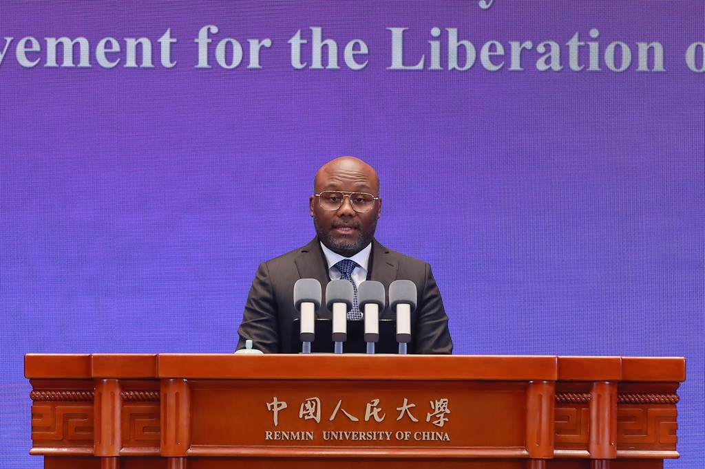 圖4、安哥拉人民解放運動中央政治局委員 信息和宣傳書記 埃斯特韋斯 伊拉里奧.jpg