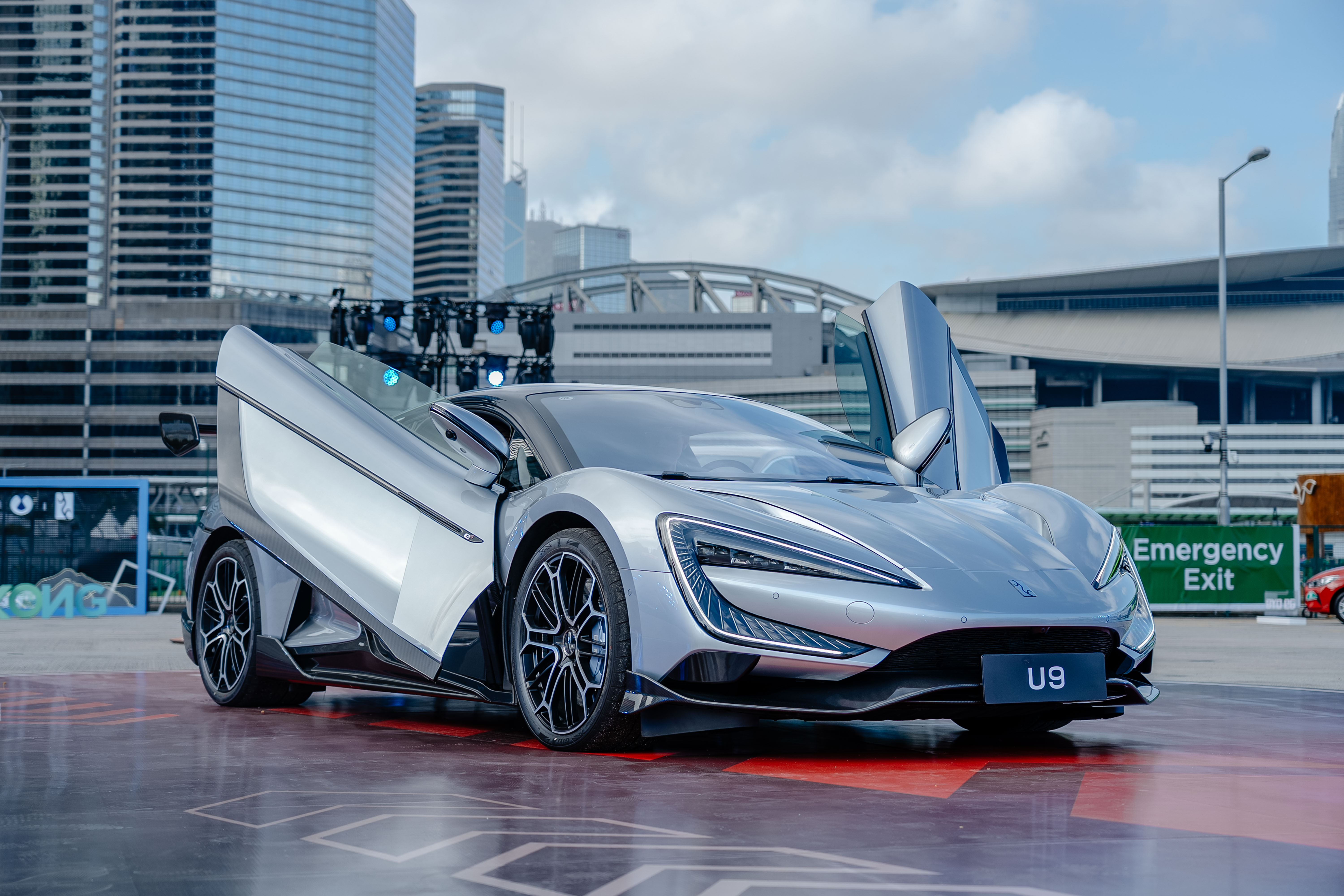 圖片（五、六）：活動上更正式宣布，積極於明天YANGWANG 系列將於明年正式登陸香港市場，為追求極致體驗的客戶帶來前所未有的選擇。.jpg