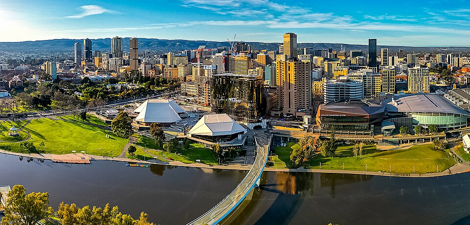 Adelaide_skyline,_December_2022_b.jpg