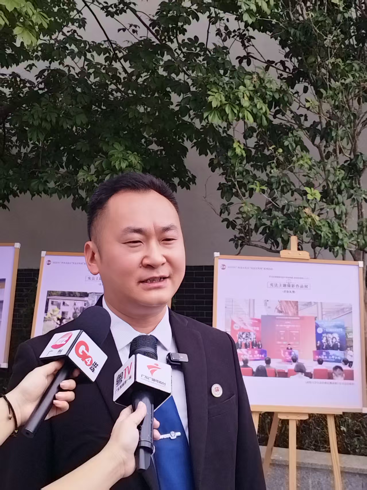 2、受访人：从化区司法局副局长  周敏冬.jpg